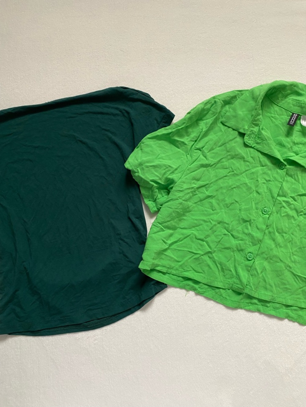 Lot of two green tops